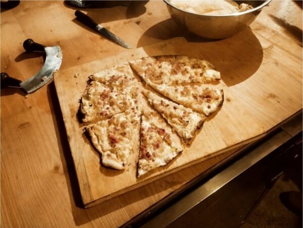 Wolfgrubers-Wagnerhof frische Pizza aus dem Holzkohleofen